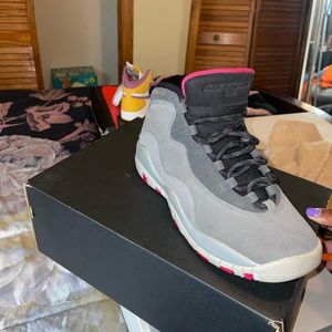 Jordan’s retro 10 rush pink slightly used good conditions